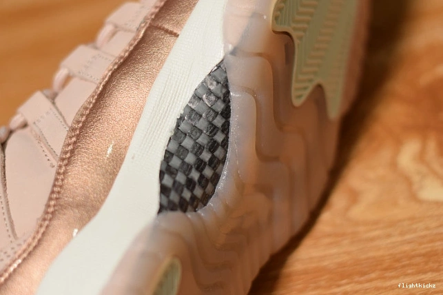 Low AH7860-105 Air Rose Gold GS Jordan 11 1020